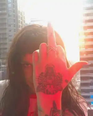 Kesha - Rich, White, Straight, Men